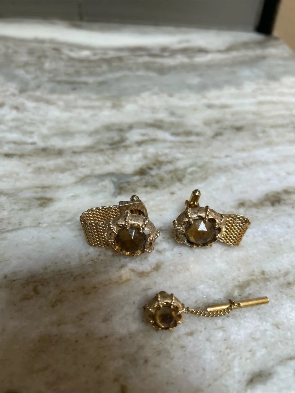 VINTAGE RIVOLI RHINESTONE Amber GOLD TONE MENS CUFF LINKS & Tie Tack Set